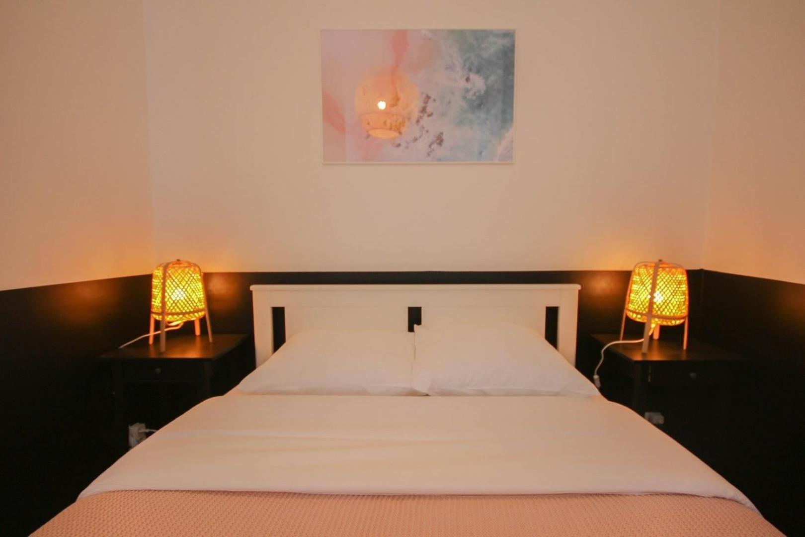2-Bedroom Flat + Private Car Park. Lille Kültér fotó