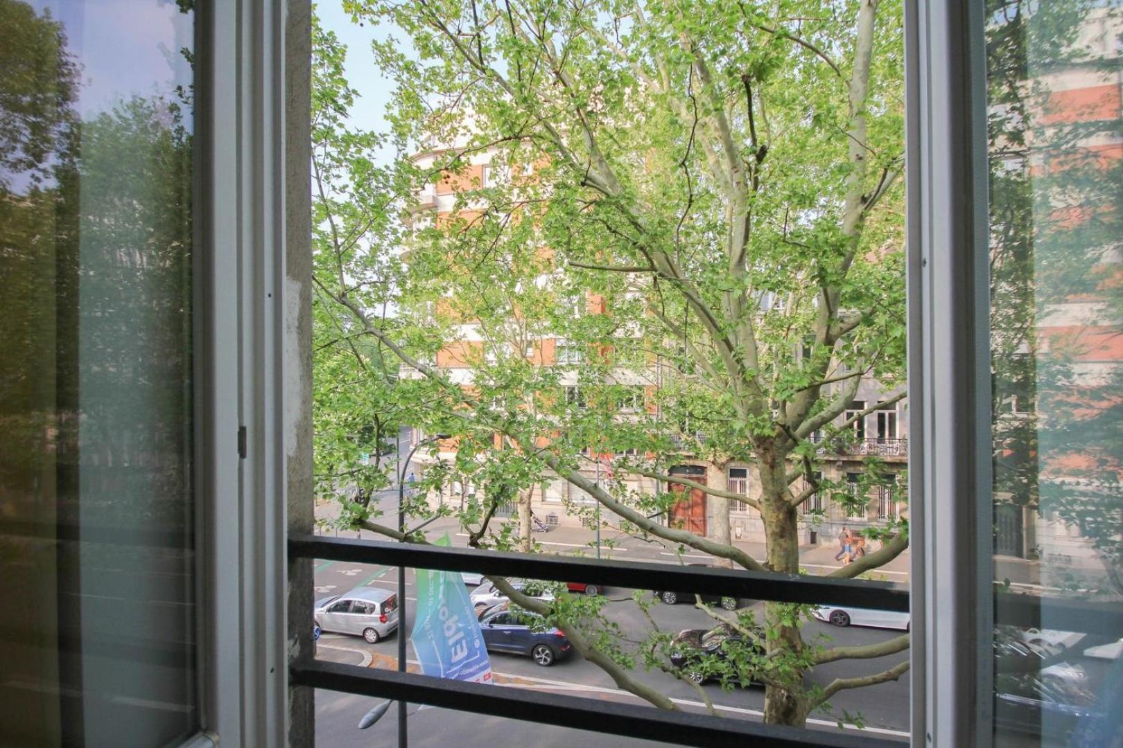 2-Bedroom Flat + Private Car Park. Lille Kültér fotó